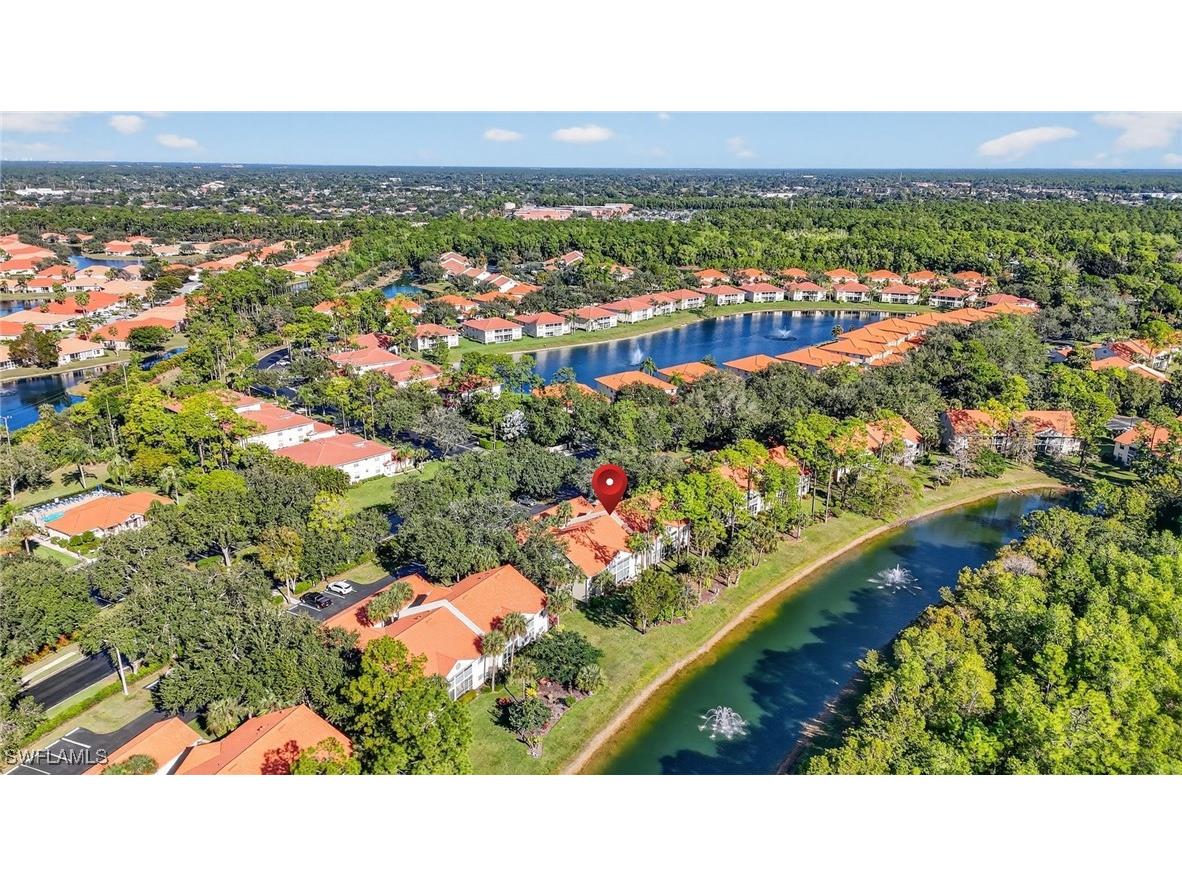209 Robin Hood Circle #201 Naples FL 34104 225083859 image1