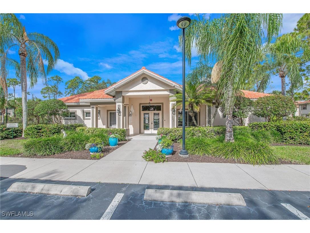 209 Robin Hood Circle #201 Naples FL 34104 225083859 image18