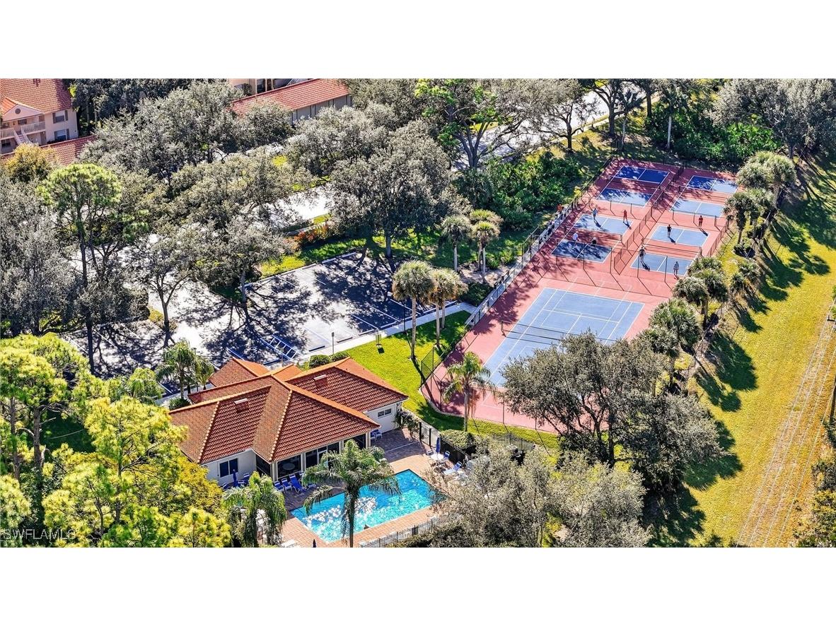 209 Robin Hood Circle #201 Naples FL 34104 225083859 image22