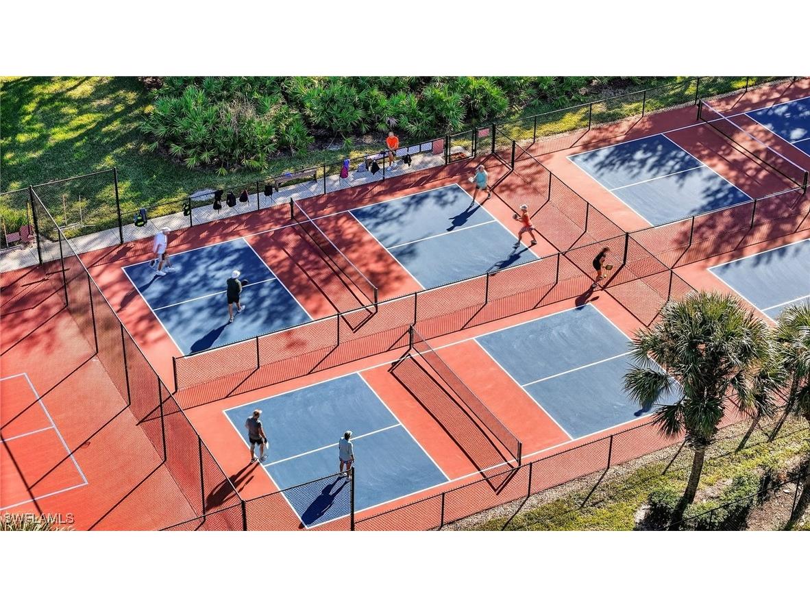 209 Robin Hood Circle #201 Naples FL 34104 225083859 image24