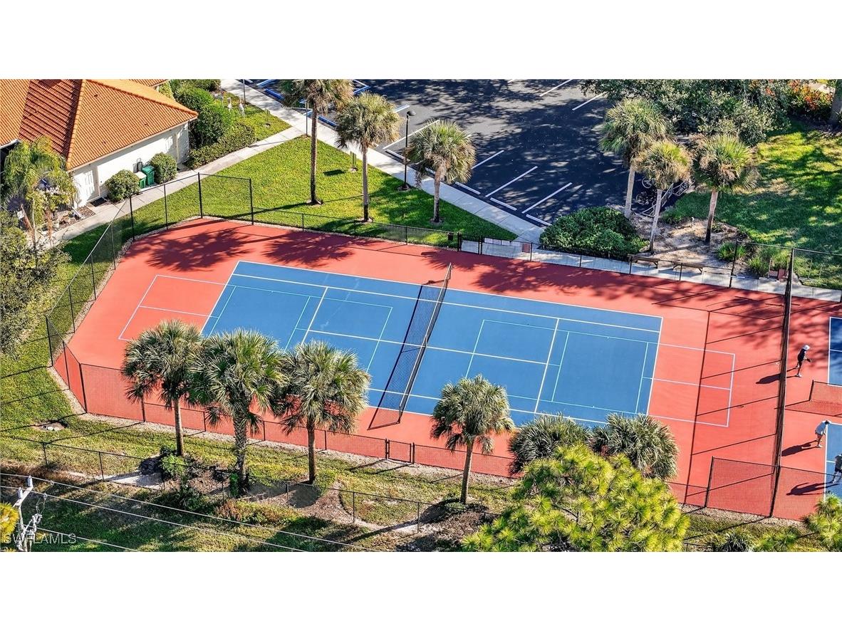 209 Robin Hood Circle #201 Naples FL 34104 225083859 image26