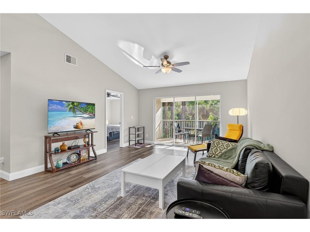 209 Robin Hood Circle #201 Naples FL 34104 225083859 image4