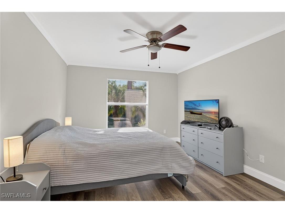 209 Robin Hood Circle #201 Naples FL 34104 225083859 image9