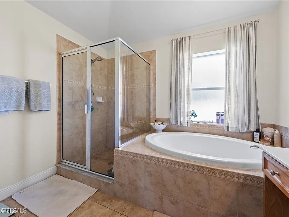 209 SE 3rd Terrace Cape Coral FL 33990 2025003419 image19