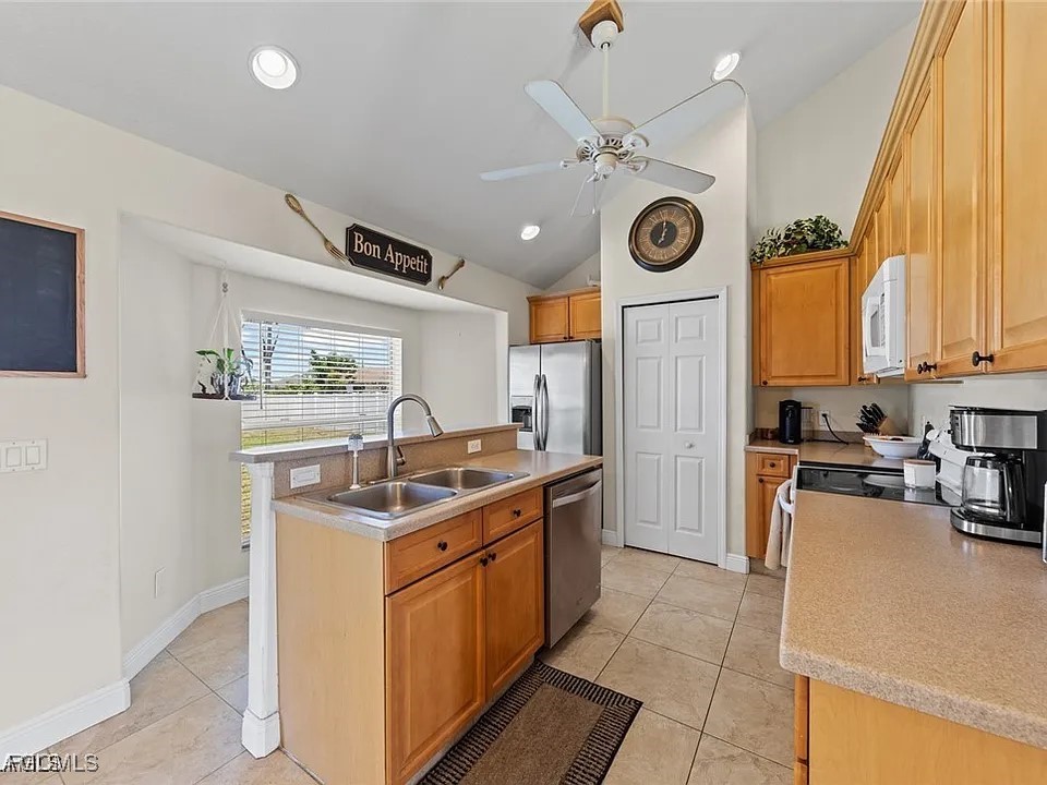 209 SE 3rd Terrace Cape Coral FL 33990 2025003419 image20