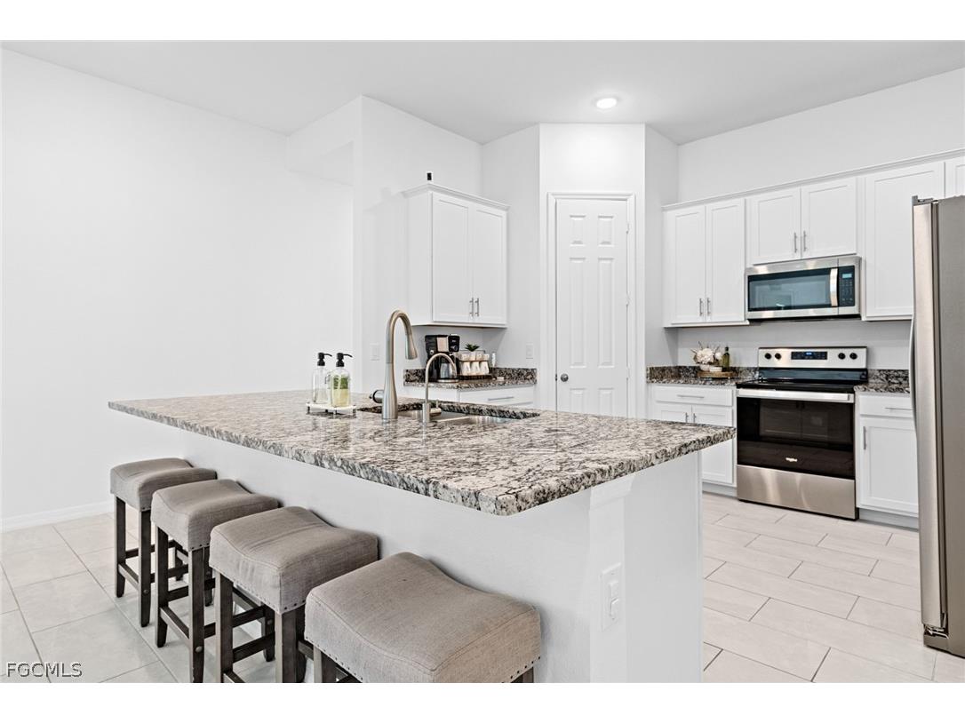 209 SW 10th Place Cape Coral FL 33991 2026009585 image2