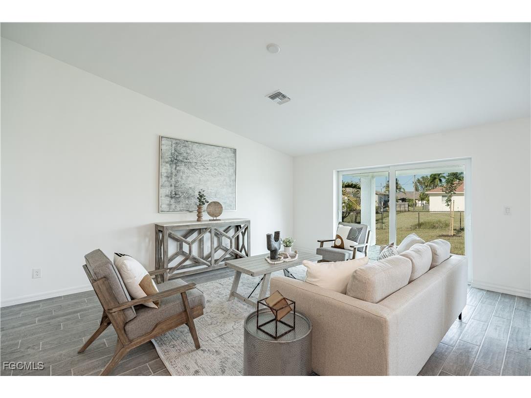 209 SW 22nd Street Cape Coral FL 33991 2025013917 image4