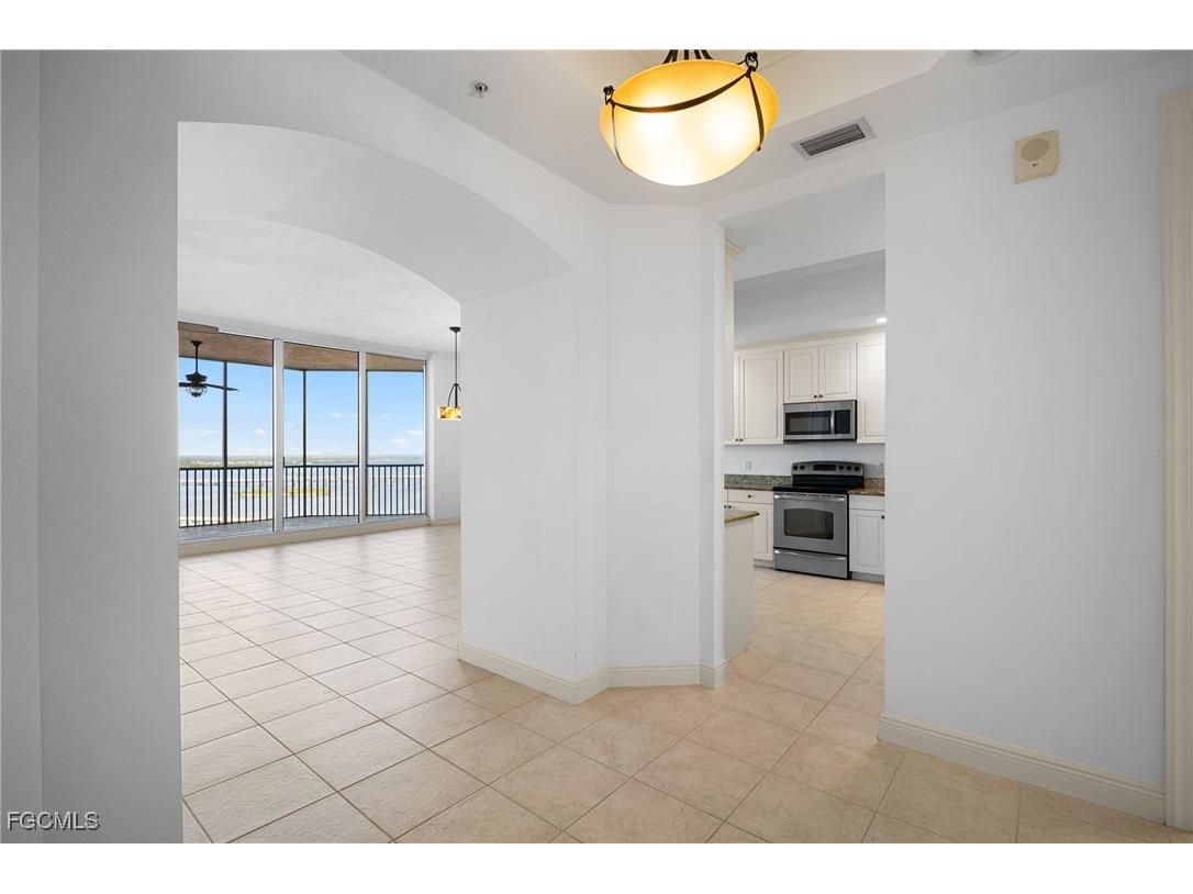 2090 W First Street #F2806 Fort Myers FL 33901 2025020415 image14