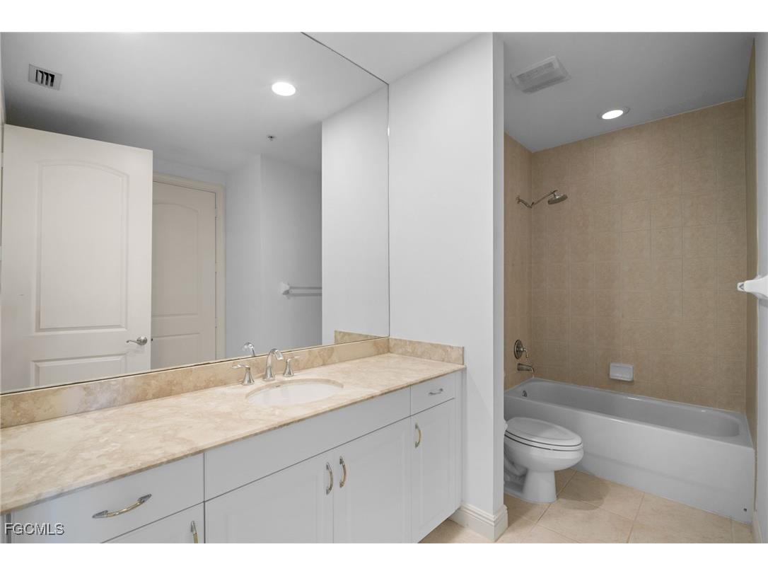 2090 W First Street #F2806 Fort Myers FL 33901 2025020415 image23