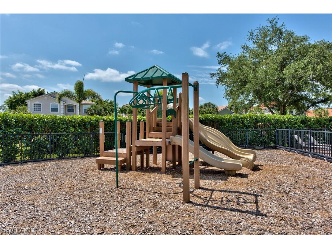 2091 Grove Drive Naples FL 34120 226008626 image30