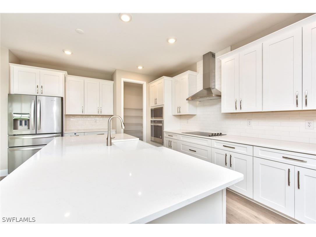 2091 Grove Drive Naples FL 34120 226008626 image8