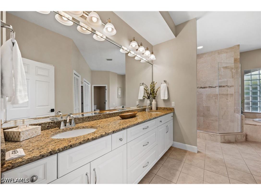 2092 Imperial Circle Naples FL 34110 226015599 image25