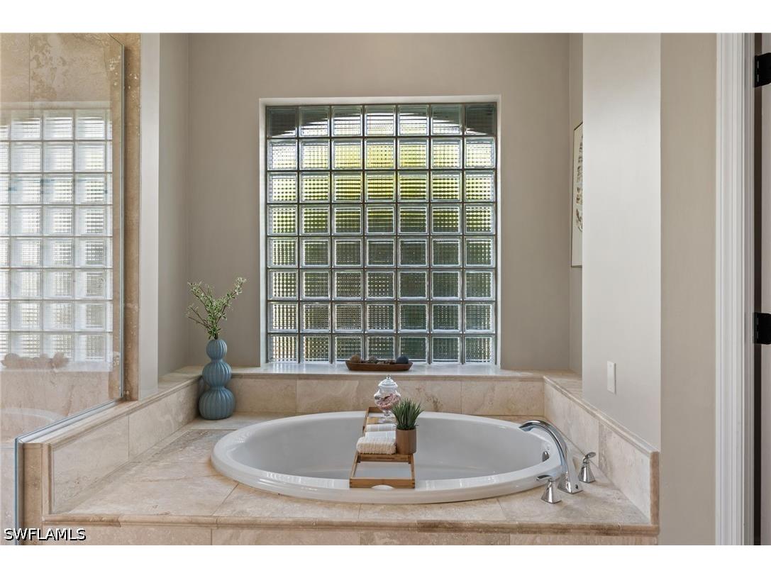 2092 Imperial Circle Naples FL 34110 226015599 image27