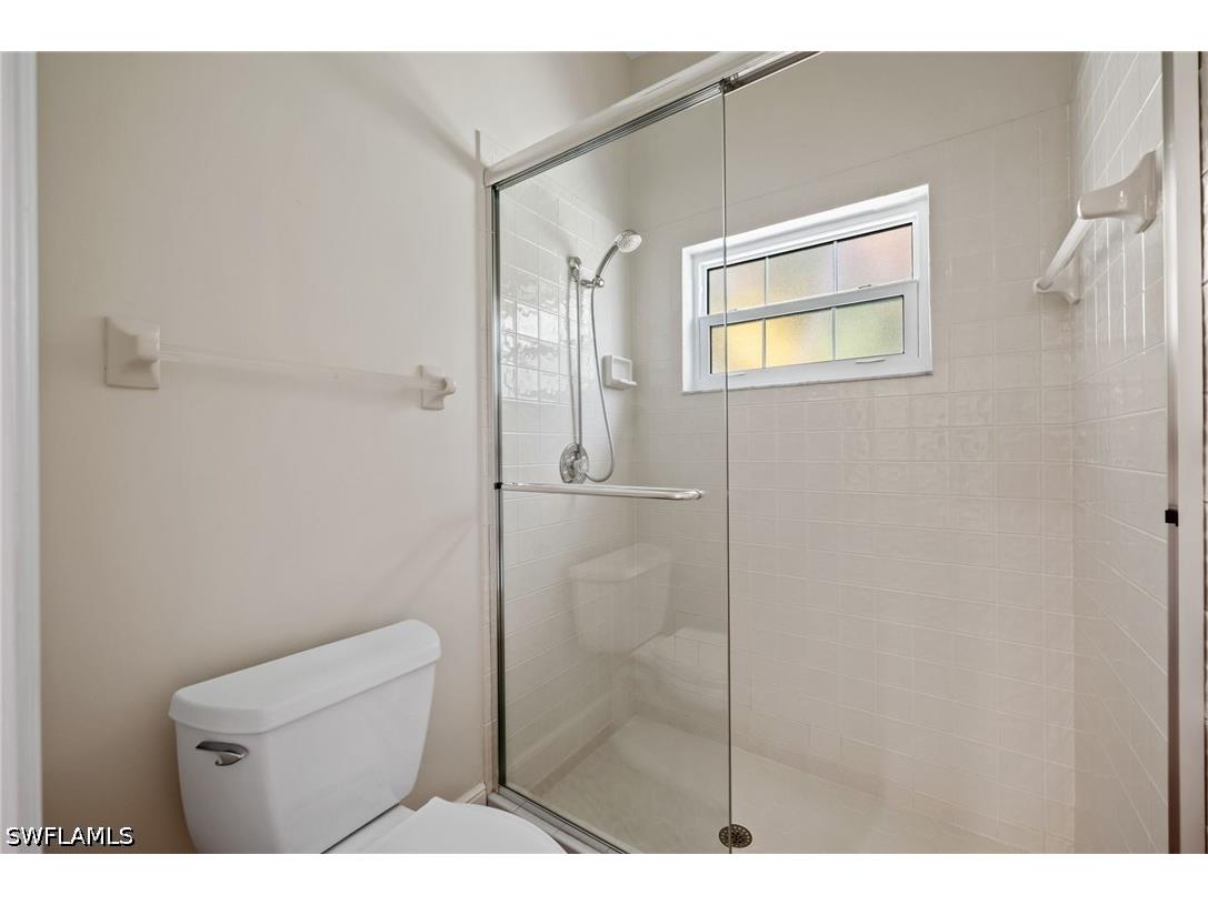 2092 Imperial Circle Naples FL 34110 226015599 image33