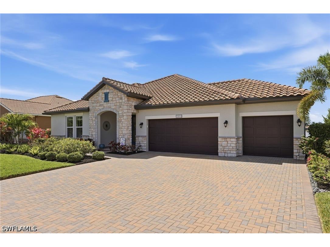 2094 Grove Drive Naples FL 34120 226011605 image1