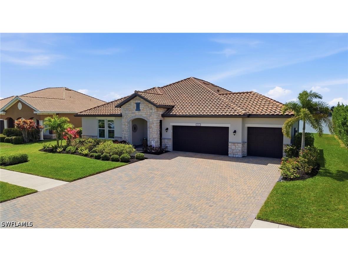 2094 Grove Drive Naples FL 34120 226011605 image2
