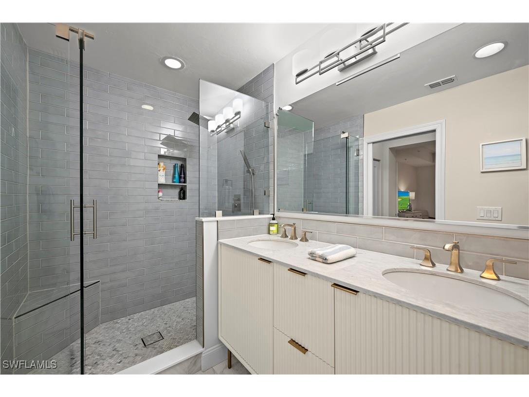 20940 Island Sound Circle #105 Estero FL 33928 225066257 image18