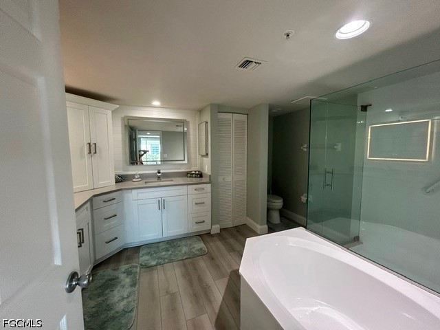 21 Bluebill Avenue #303 Naples FL 34108 2026026668 image16