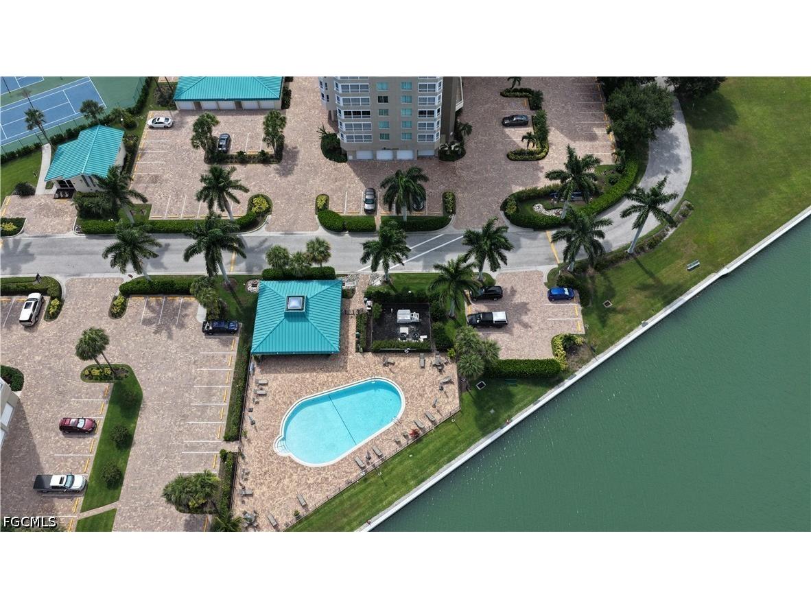 21 Bluebill Avenue #303 Naples FL 34108 2026026668 image2