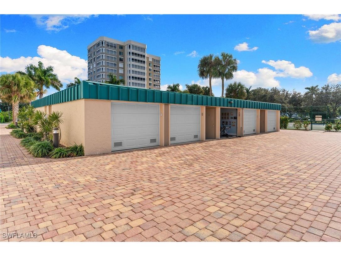 21 Bluebill Avenue #904B Naples FL 34108 225083054 image20