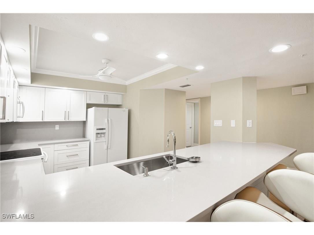 21 Bluebill Avenue #B-303 Naples FL 34108 225084246 image15