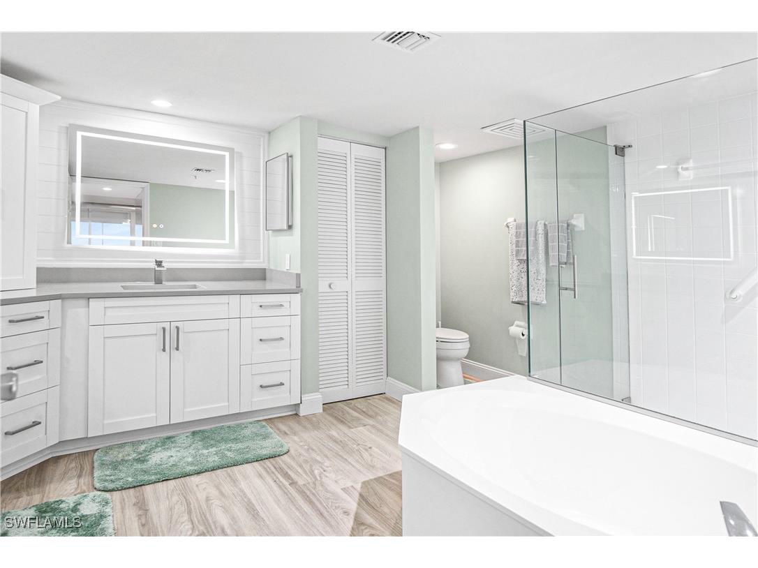 21 Bluebill Avenue #B-303 Naples FL 34108 225084246 image25