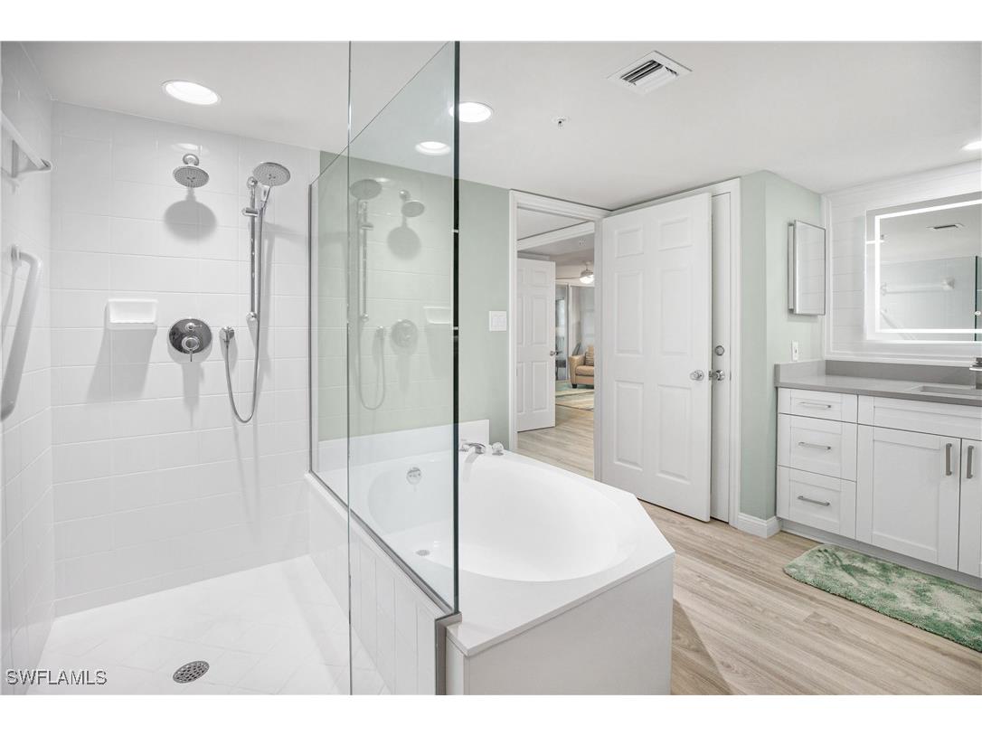 21 Bluebill Avenue #B-303 Naples FL 34108 225084246 image26