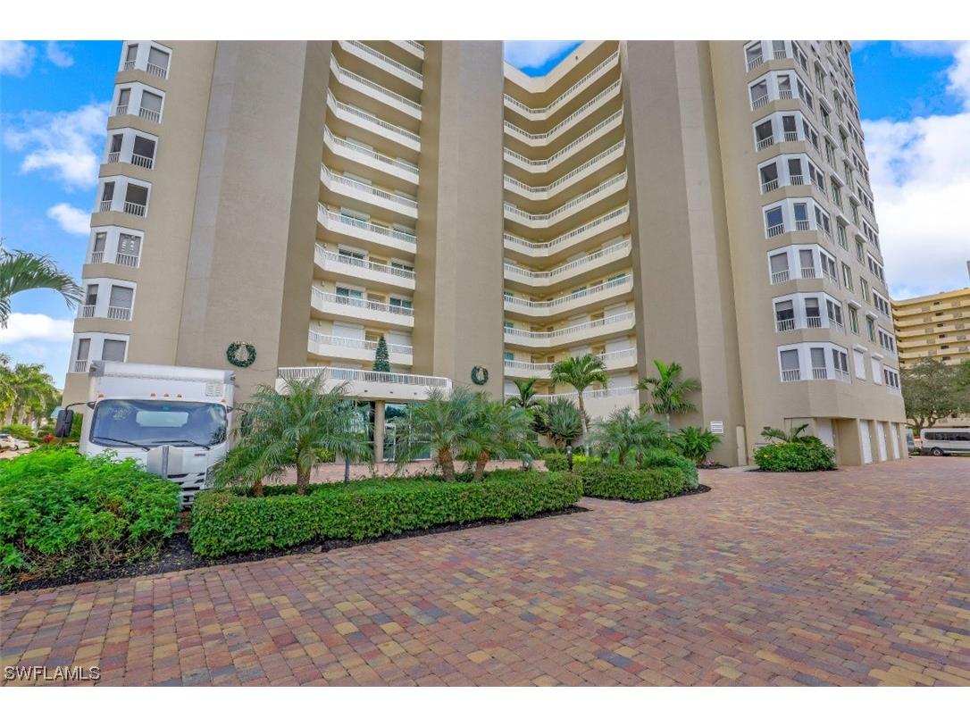 21 Bluebill Avenue #B-401 Naples FL 34108 223037776 image1