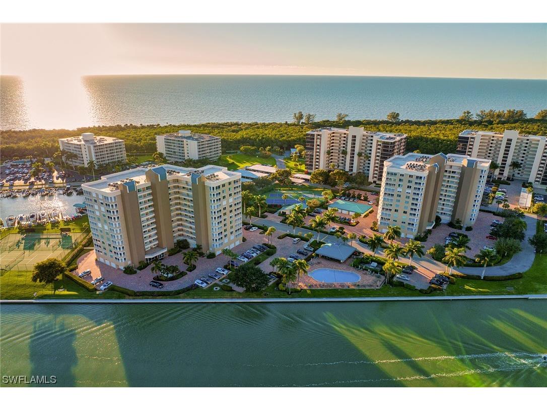 21 Bluebill Avenue #B-502 Naples FL 34108 223028655 image1