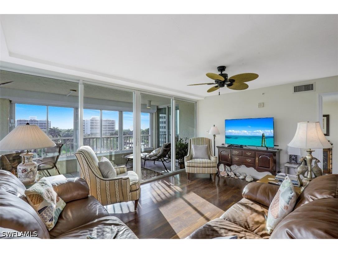 21 Bluebill Avenue #B401 Naples FL 34108 226015457 image3