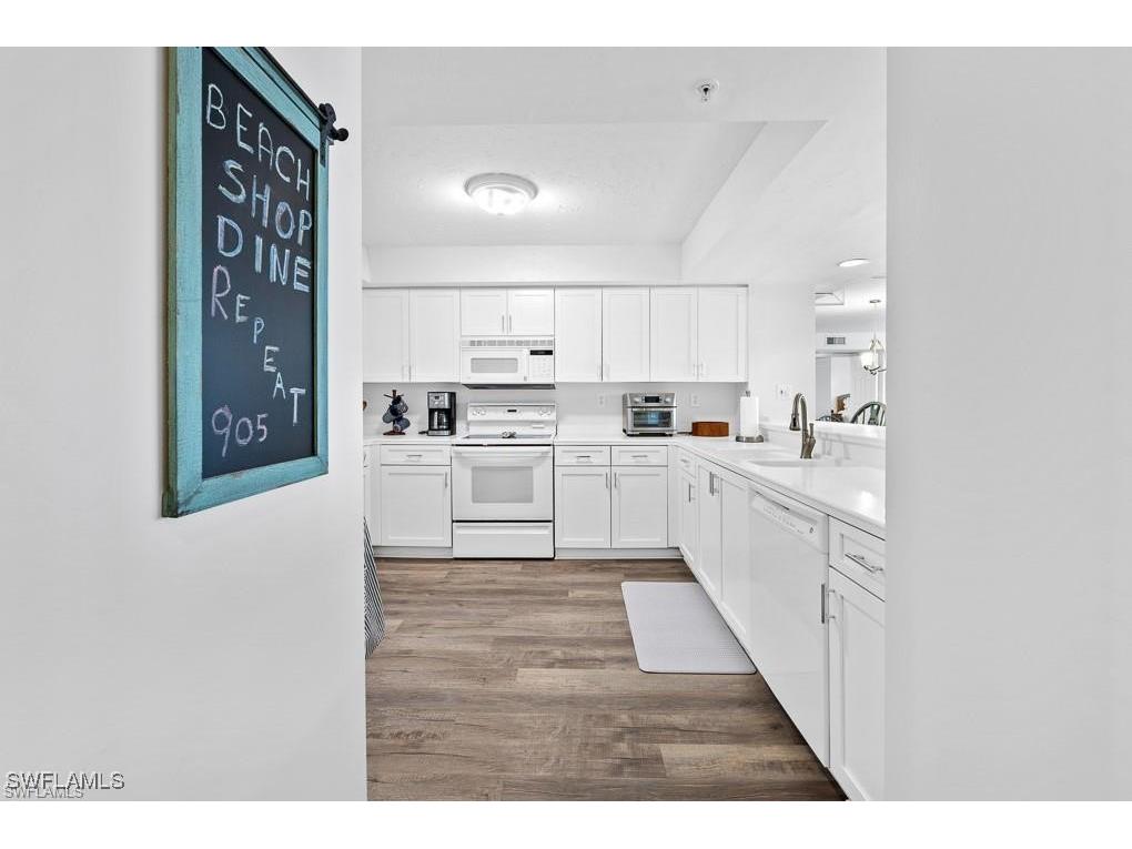 21 Bluebill Avenue #B905 Naples FL 34108 225072091 image13