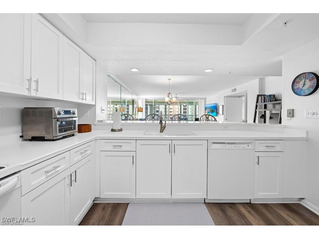 21 Bluebill Avenue #B905 Naples FL 34108 225072091 image14