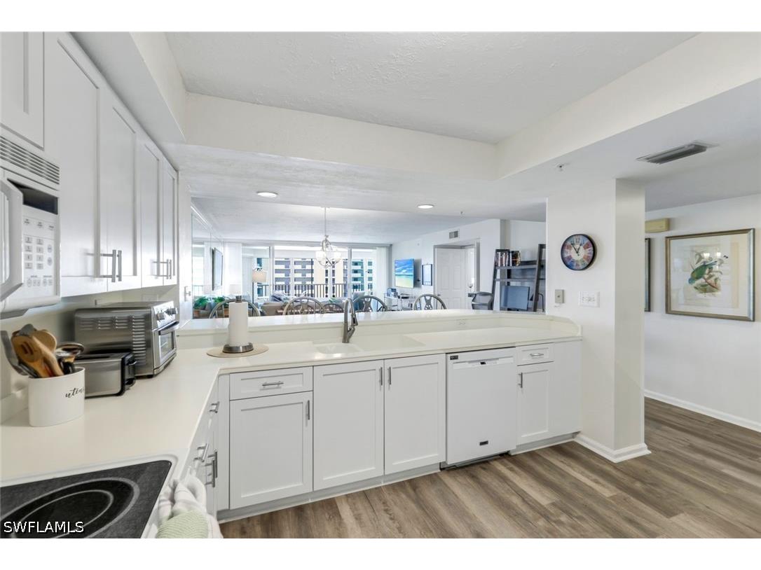 21 Bluebill Avenue #B905 Naples FL 34108 226015148 image10