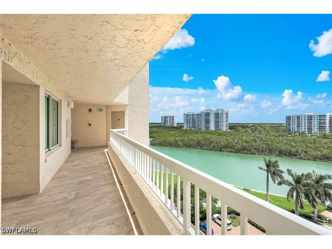 21 Bluebill Avenue #B905 Naples FL 34108 226015148 image2