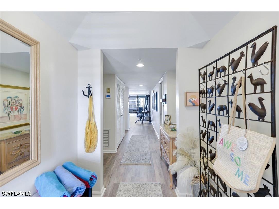 21 Bluebill Avenue #B905 Naples FL 34108 226015148 image4