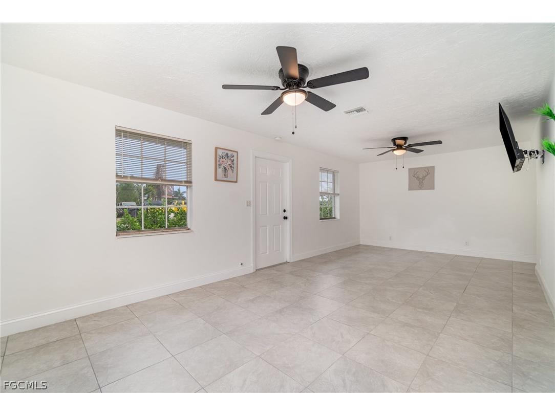 21 Cabana Avenue North Fort Myers FL 33903 2026006825 image11
