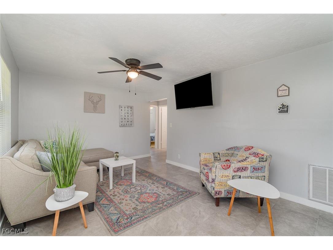 21 Cabana Avenue North Fort Myers FL 33903 2026006825 image2