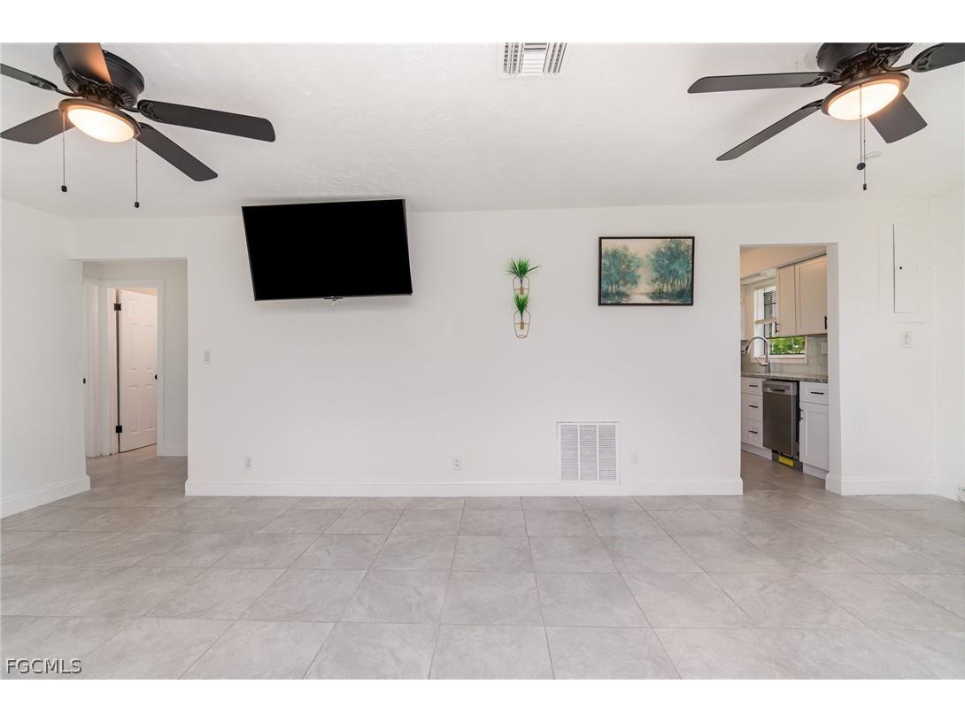21 Cabana Avenue North Fort Myers FL 33903 2026006825 image8