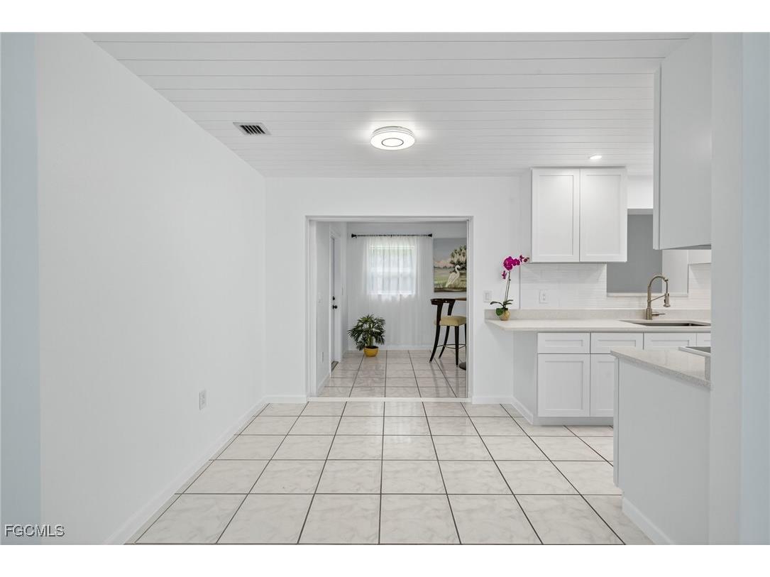 21 E Mariana Avenue North Fort Myers FL 33917 2025011423 image13