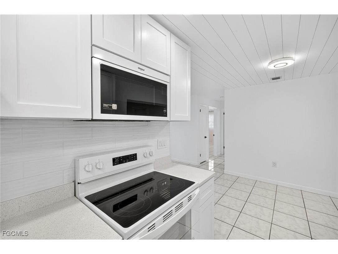 21 E Mariana Avenue North Fort Myers FL 33917 2025011423 image16