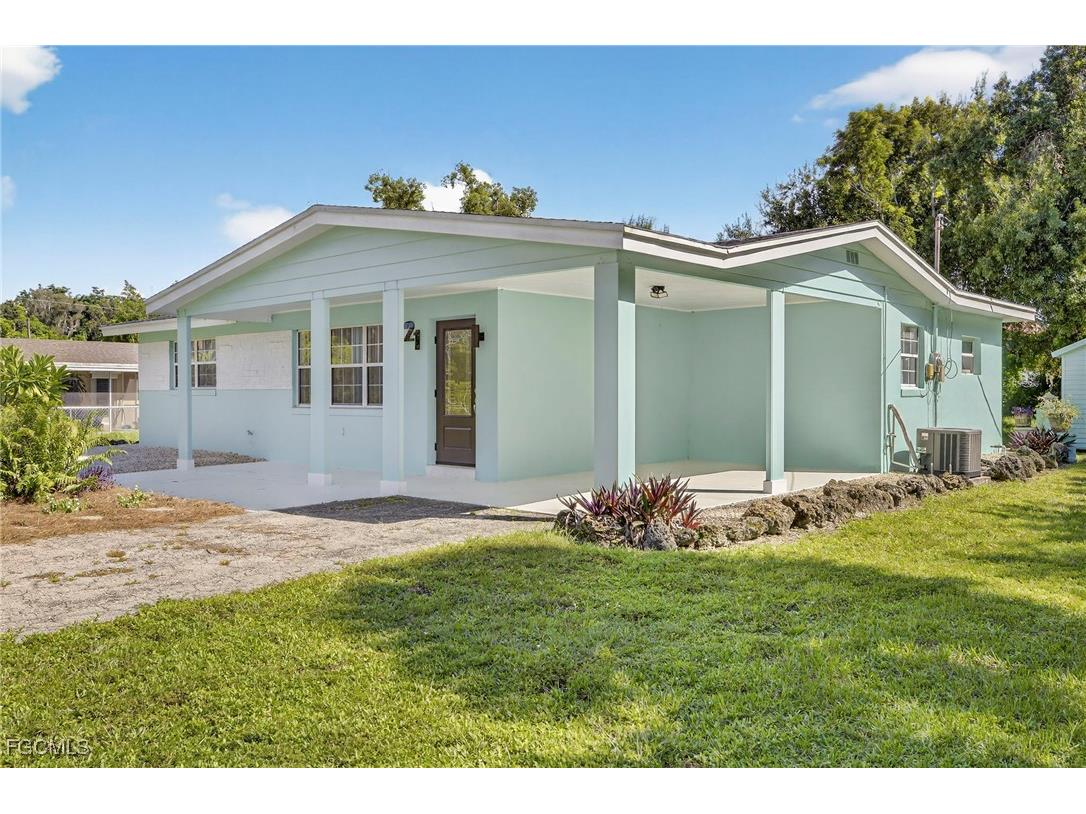 21 E Mariana Avenue North Fort Myers FL 33917 2025011423 image2