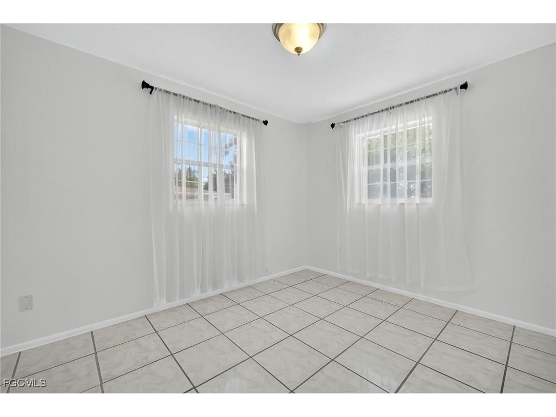 21 E Mariana Avenue North Fort Myers FL 33917 2025011423 image25