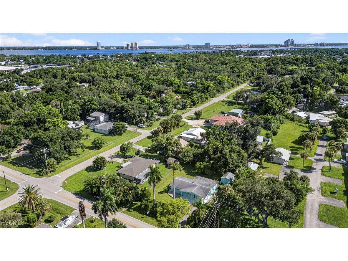21 E Mariana Avenue North Fort Myers FL 33917 2025011423 image35