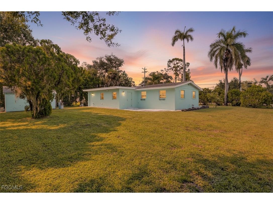 21 E Mariana Avenue North Fort Myers FL 33917 2025011423 image43
