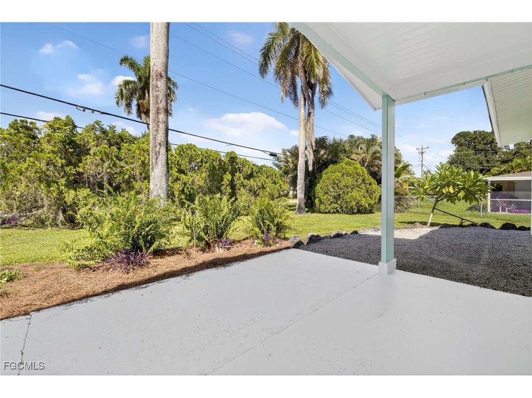 21 E Mariana Avenue North Fort Myers FL 33917 2025011423 image6