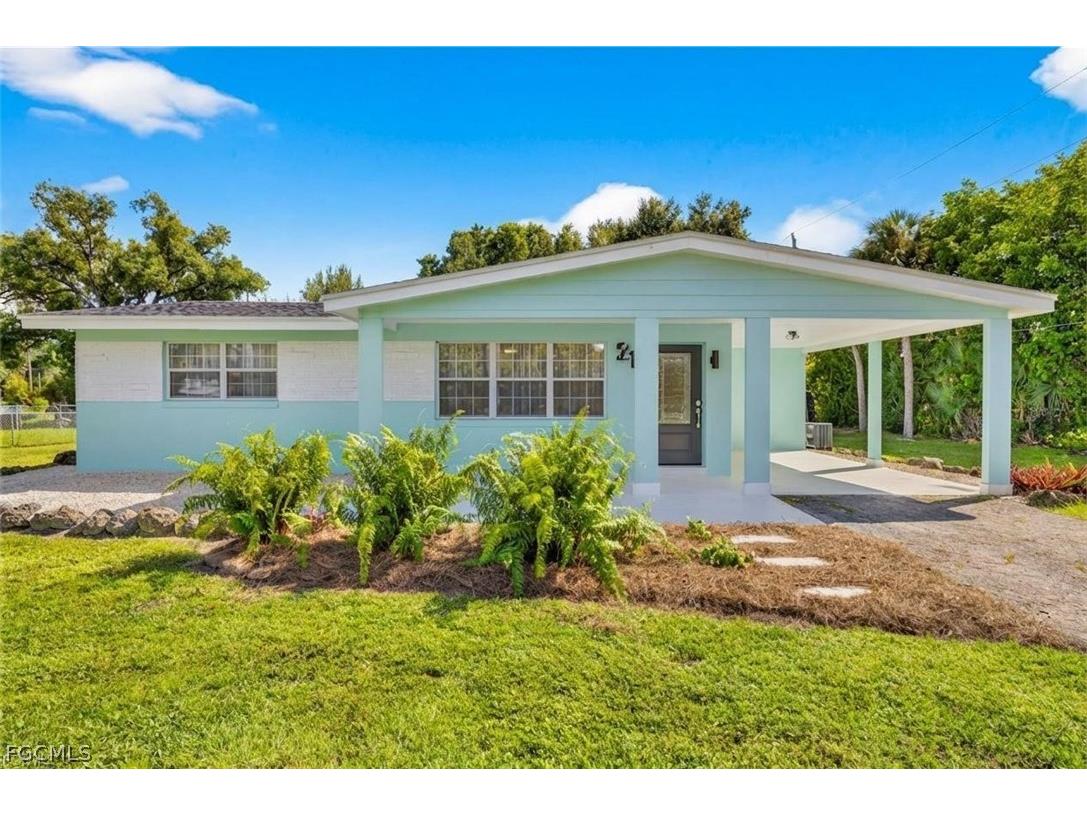 21 E Mariana Avenue North Fort Myers FL 33917 2026013458 image1