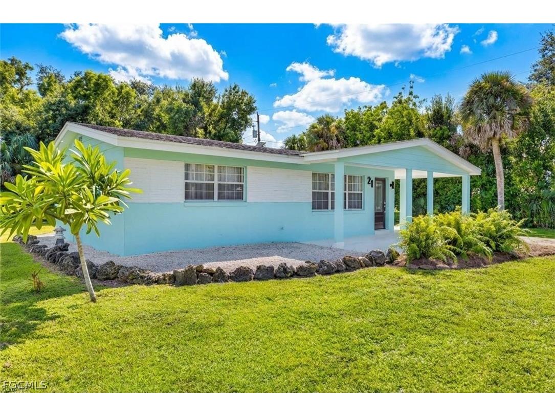 21 E Mariana Avenue North Fort Myers FL 33917 2026013458 image2