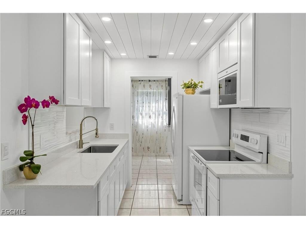 21 E Mariana Avenue North Fort Myers FL 33917 2026013458 image5