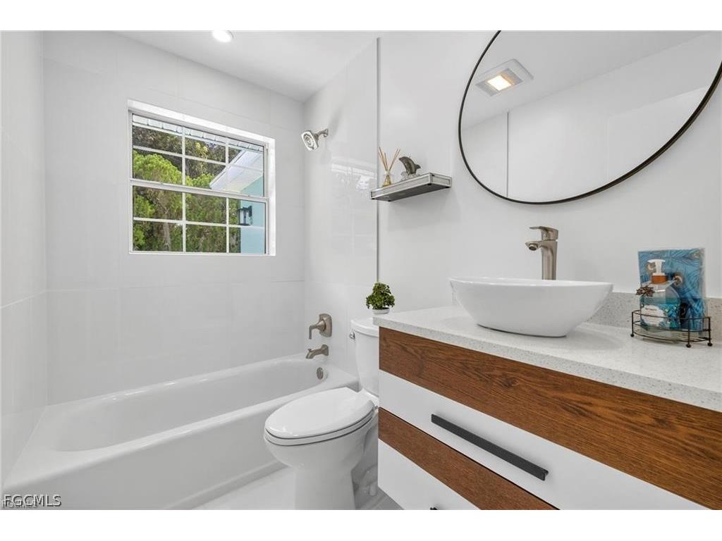 21 E Mariana Avenue North Fort Myers FL 33917 2026013458 image8