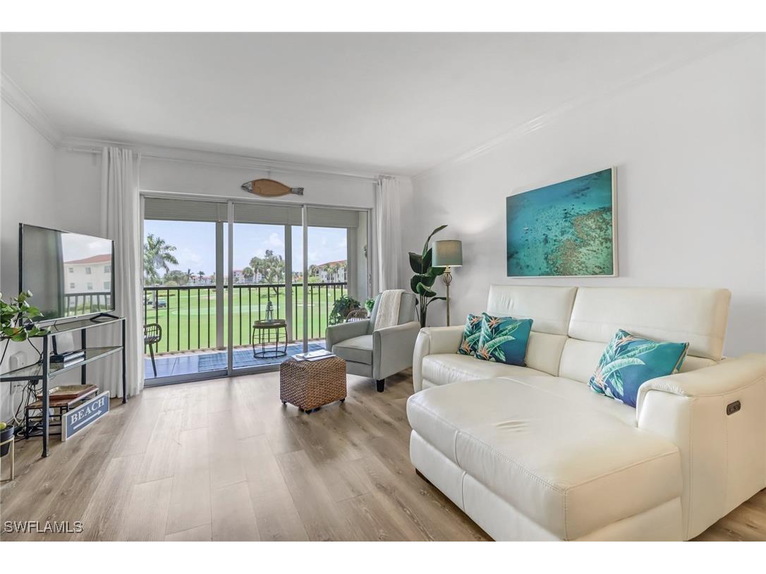 21 High Point Circle E #208 Naples FL 34103 224067417 image1